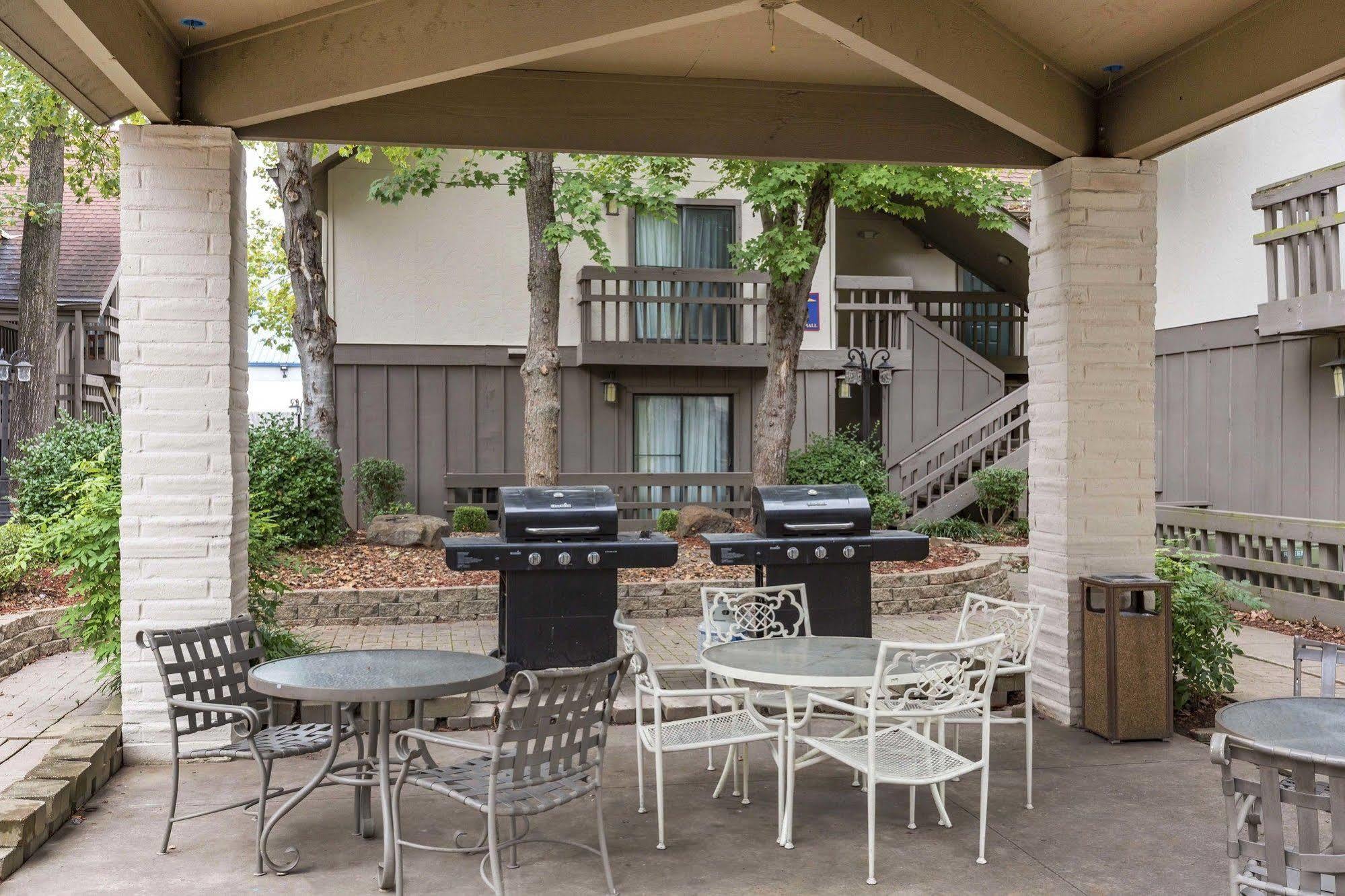 Mainstay Suites Springfield South - Battlefield Rd Extérieur photo